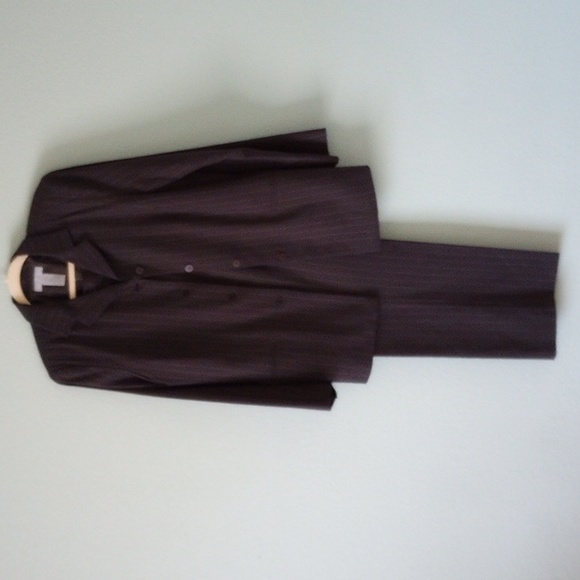 August Silk Logic Women Pant Suit - Picture 4 of 9